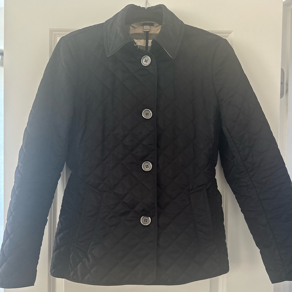 Womens Authentic Burberry diamond quilted jacket in really great condition.
